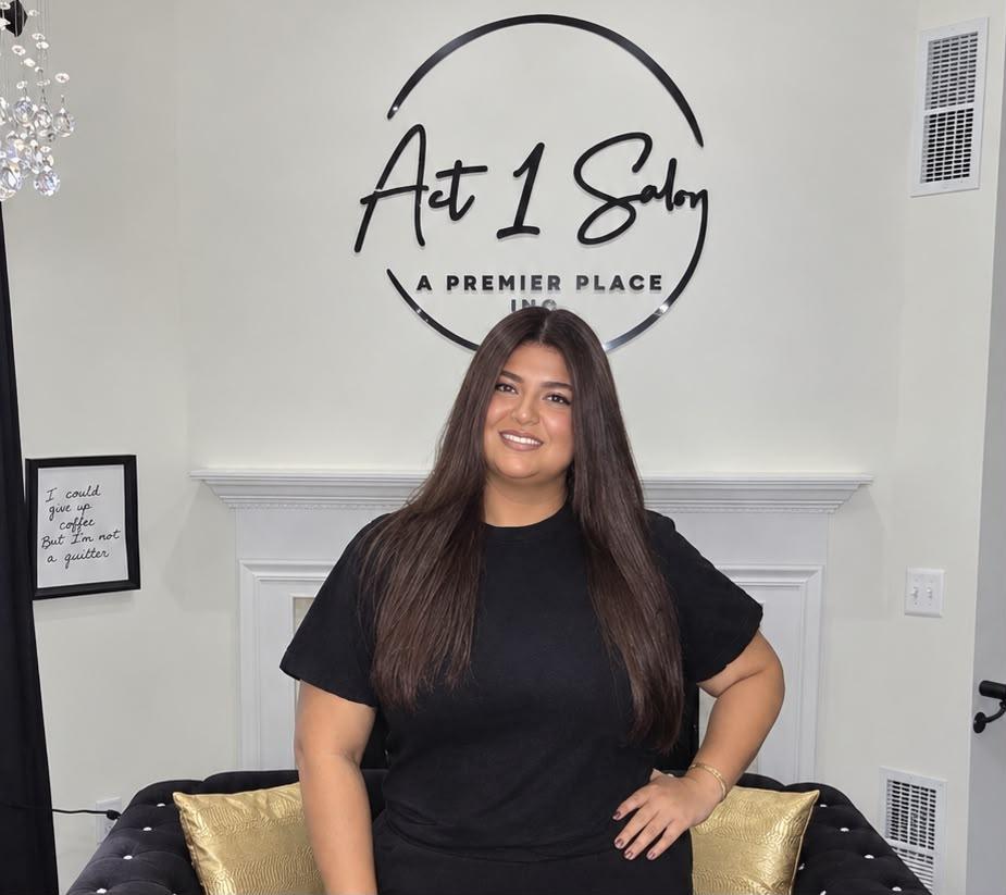 Daniela, Cosmetologist / Makeup Artist / Nail Tech at Act 1